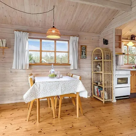 Stunning In Aakirkeby With Wifi Casa vacanze Vester Somarken