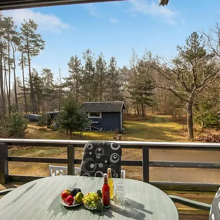 Casa vacanze Stunning In Aakirkeby With Wifi *