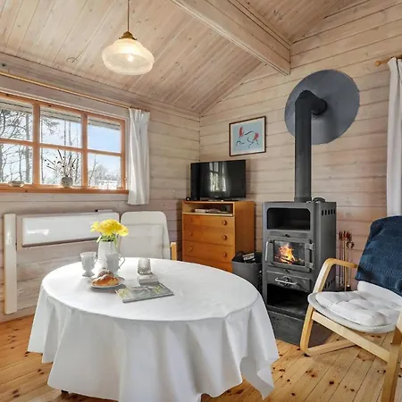 Stunning In Aakirkeby With Wifi * Vester Somarken