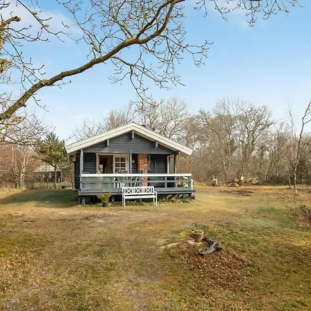 Casa vacanze Stunning In Aakirkeby With Wifi Vester Somarken