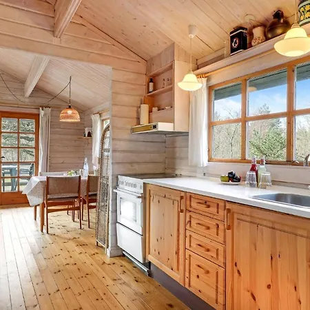 Stunning In Aakirkeby With Wifi * Vester Somarken