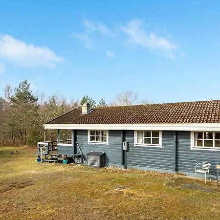 Stunning In Aakirkeby With Wifi * Vester Somarken